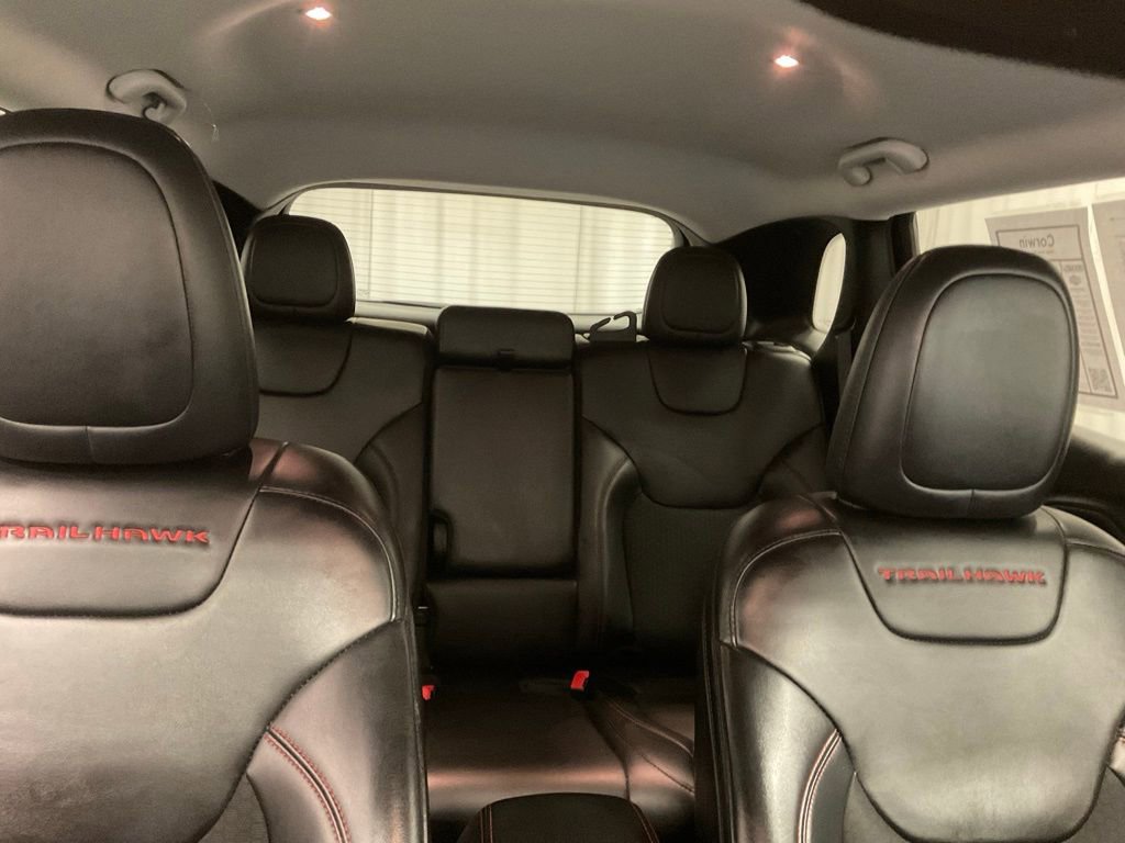 Used 2019 Jeep Cherokee Trailhawk w/ Cold Weather Group image 30