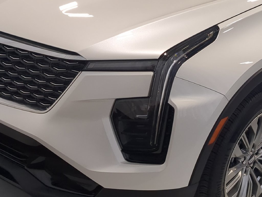 Used 2024 Cadillac XT4 Premium Luxury AWD/4WD image 11