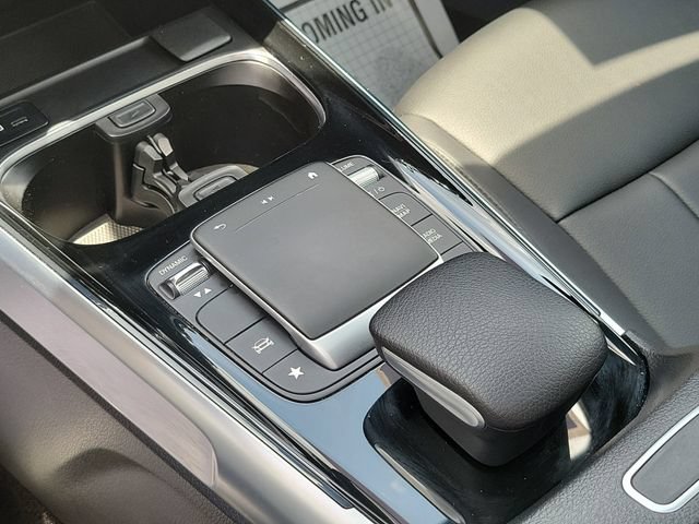 Used 2022 Mercedes-Benz GLB 250 image 33