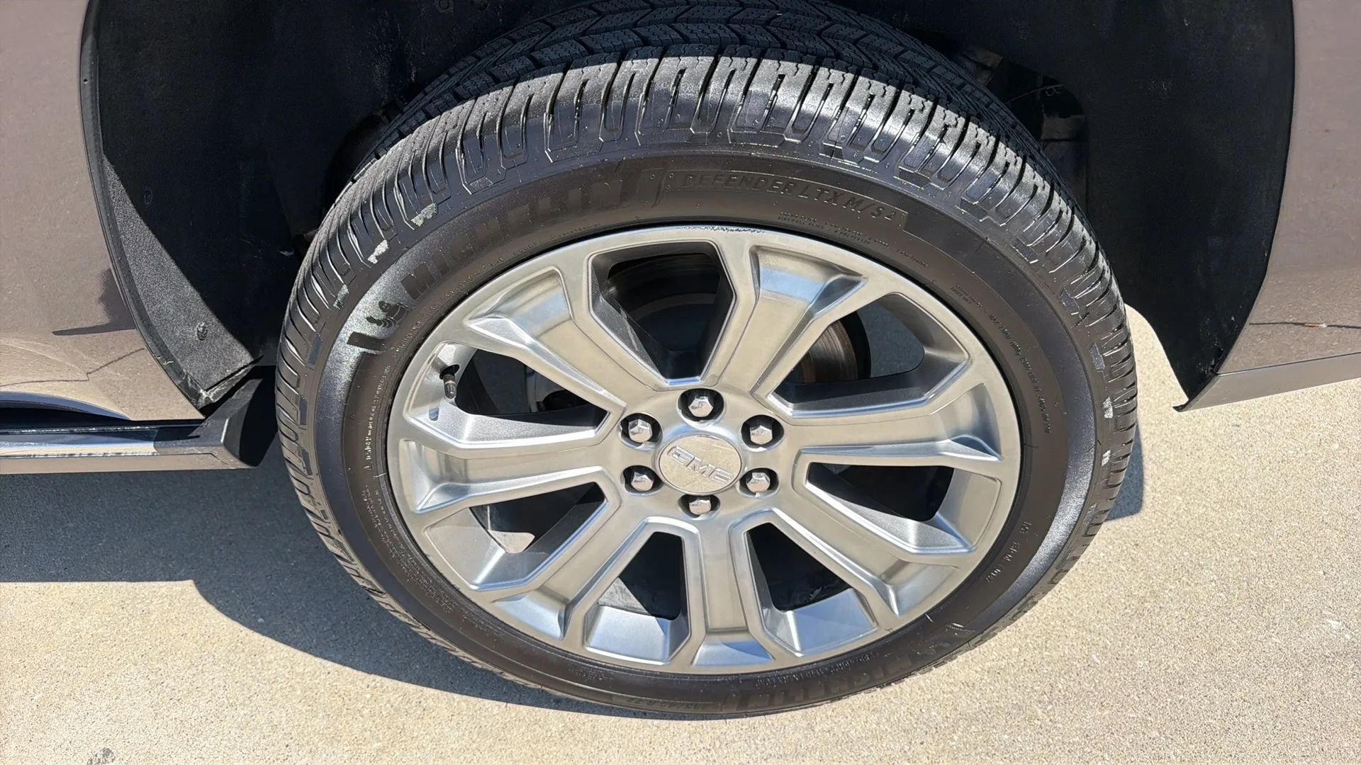 Used 2018 GMC Yukon Denali w/ Denali Ultimate Package AWD/4WD image 35