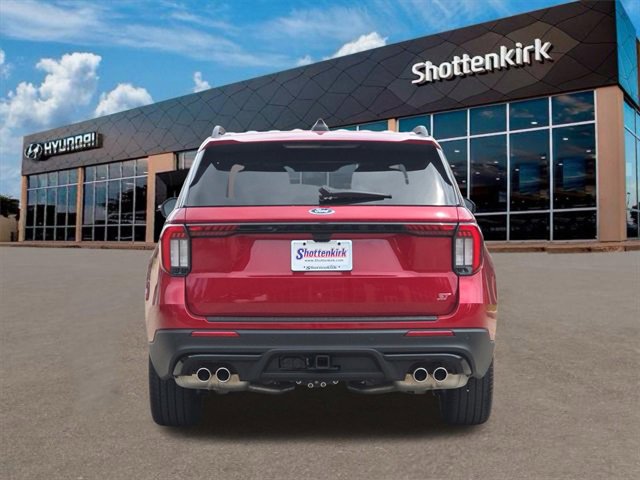 Used 2025 Ford Explorer ST image 7