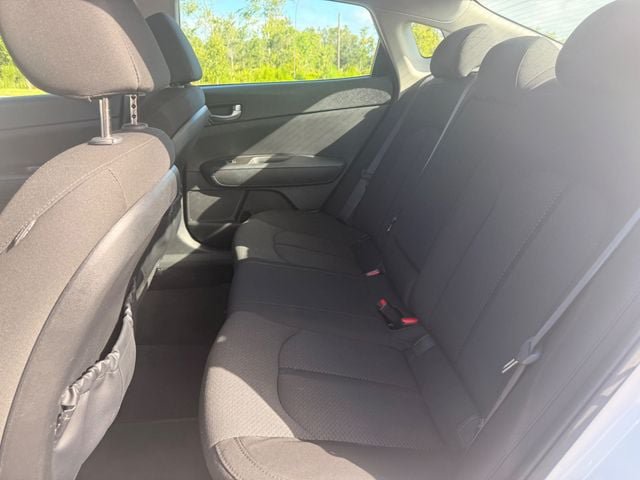 Used 2017 Kia Optima LX w/ Option Group 014 FWD image 11