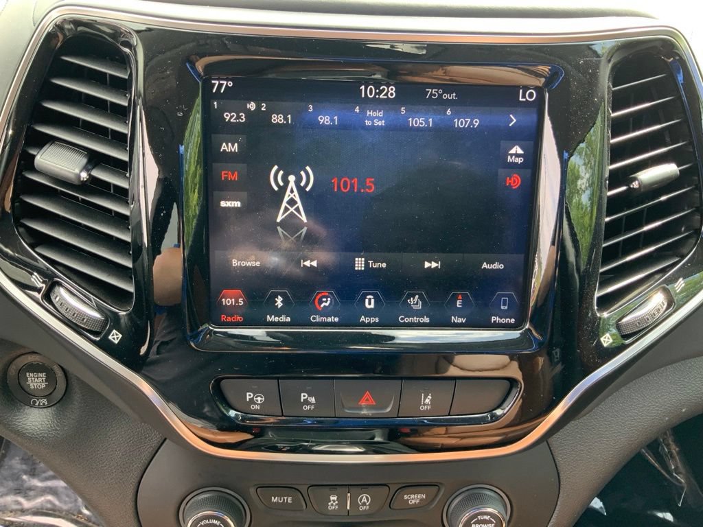 Used 2019 Jeep Cherokee Overland w/ Technology Group AWD/4WD image 20