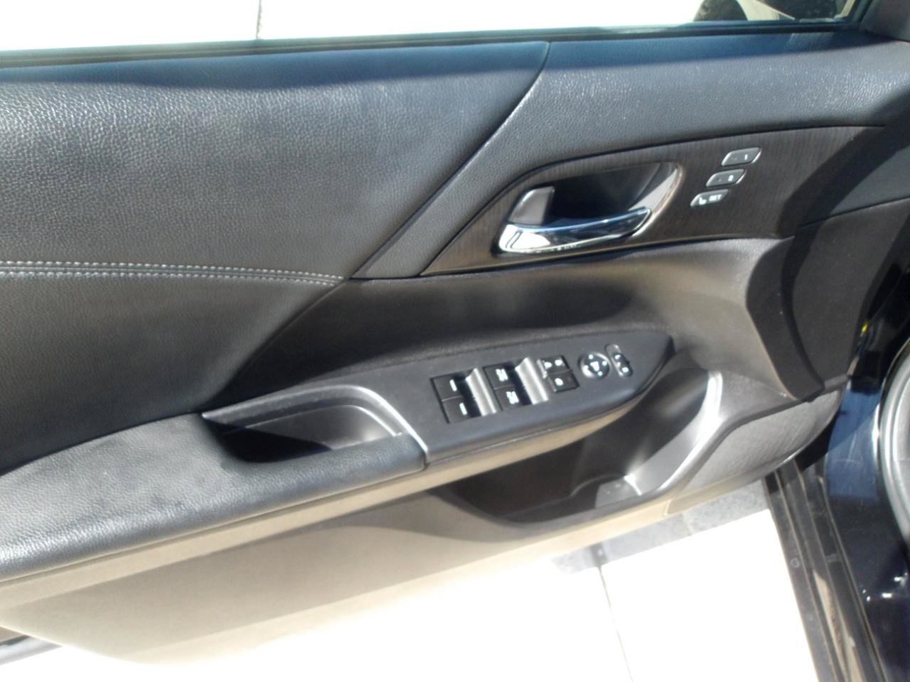 Used 2014 Honda Accord EX-L image 18
