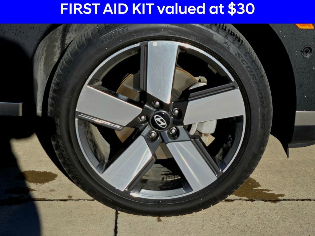 Used 2024 Hyundai Santa Fe Limited image 9