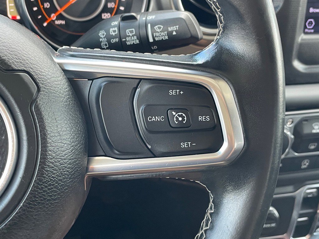 Used 2018 Jeep Wrangler Unlimited Sahara image 16