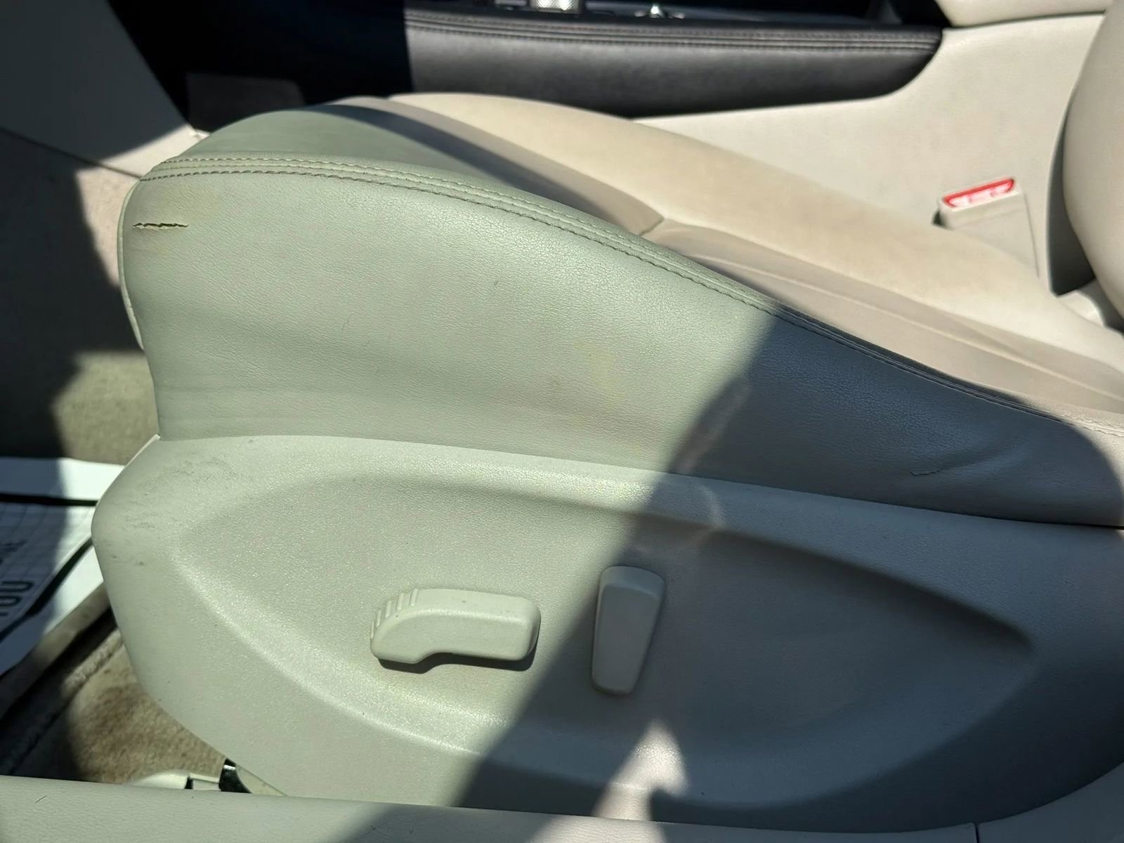 Used 2014 INFINITI Q50 2.0t w/ Moonroof Package AWD/4WD image 18