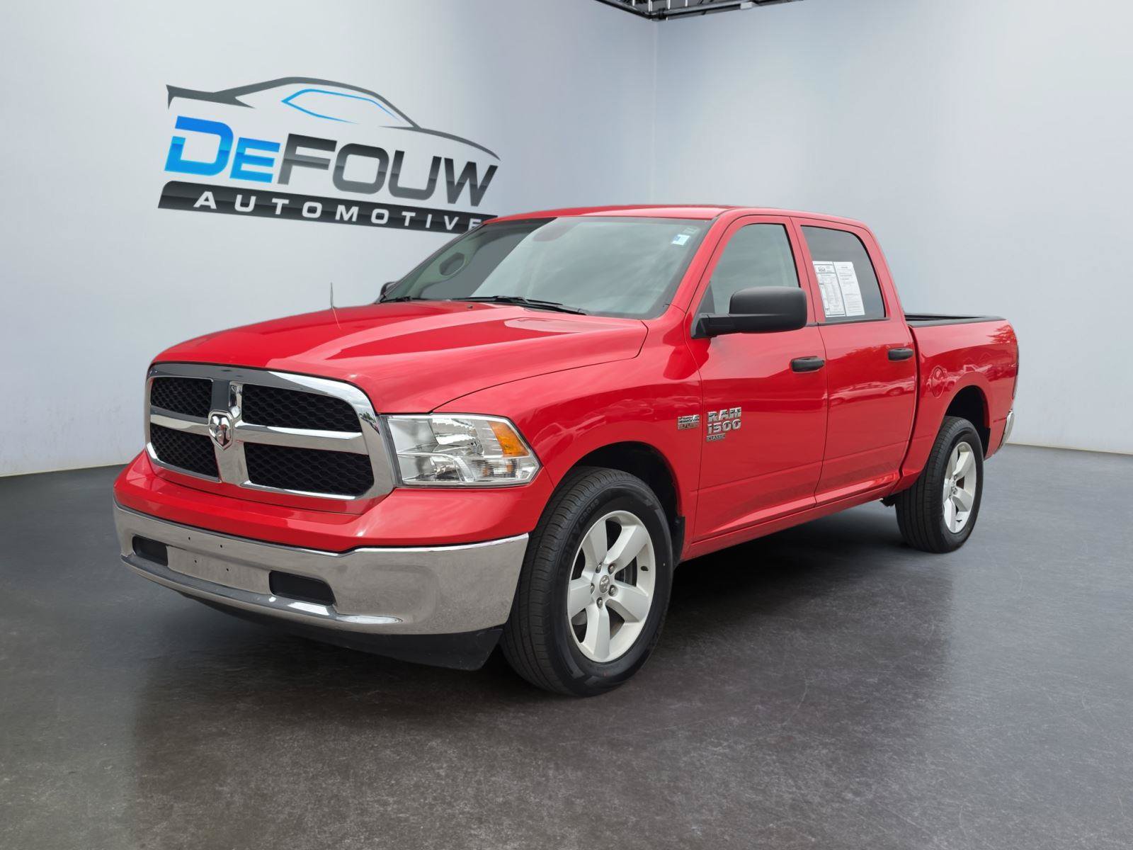 Used 2023 RAM 1500 Classic SLT AWD/4WD image 7