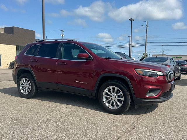 Used 2019 Jeep Cherokee Latitude w/ Cold Weather Group AWD/4WD image 10