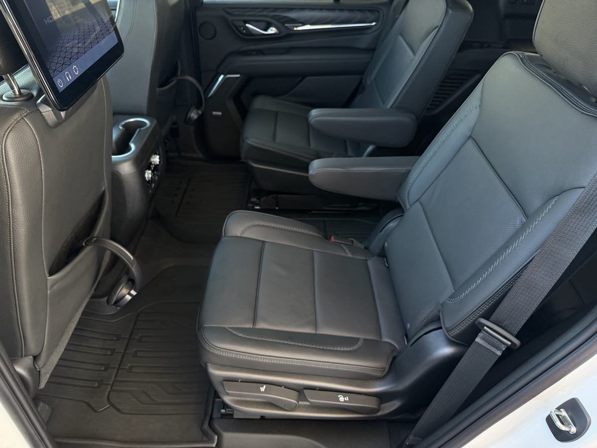 Used 2023 GMC Yukon Denali w/ Denali Reserve Package AWD/4WD image 18