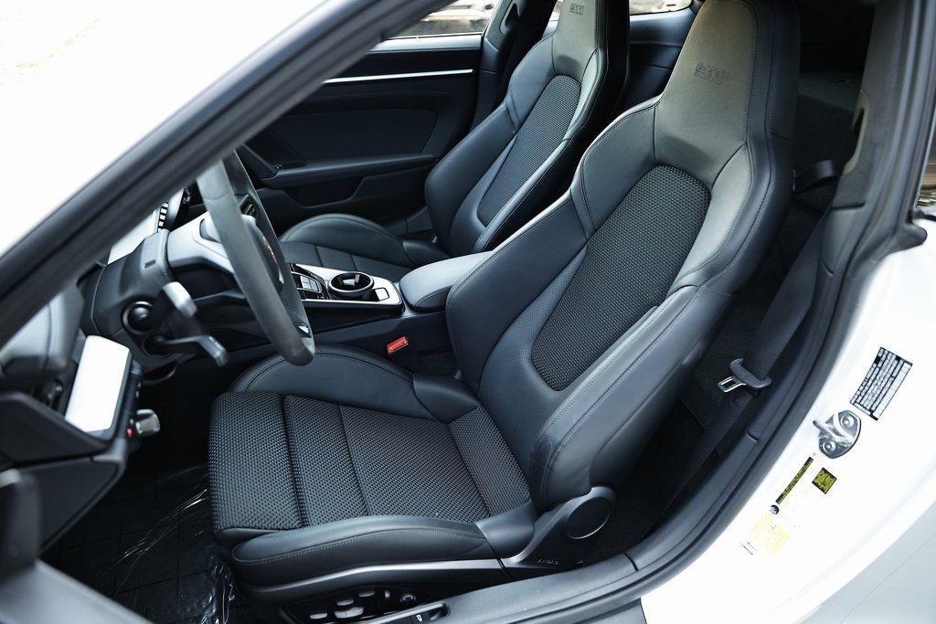 Used 2024 Porsche 911 Carrera T image 5