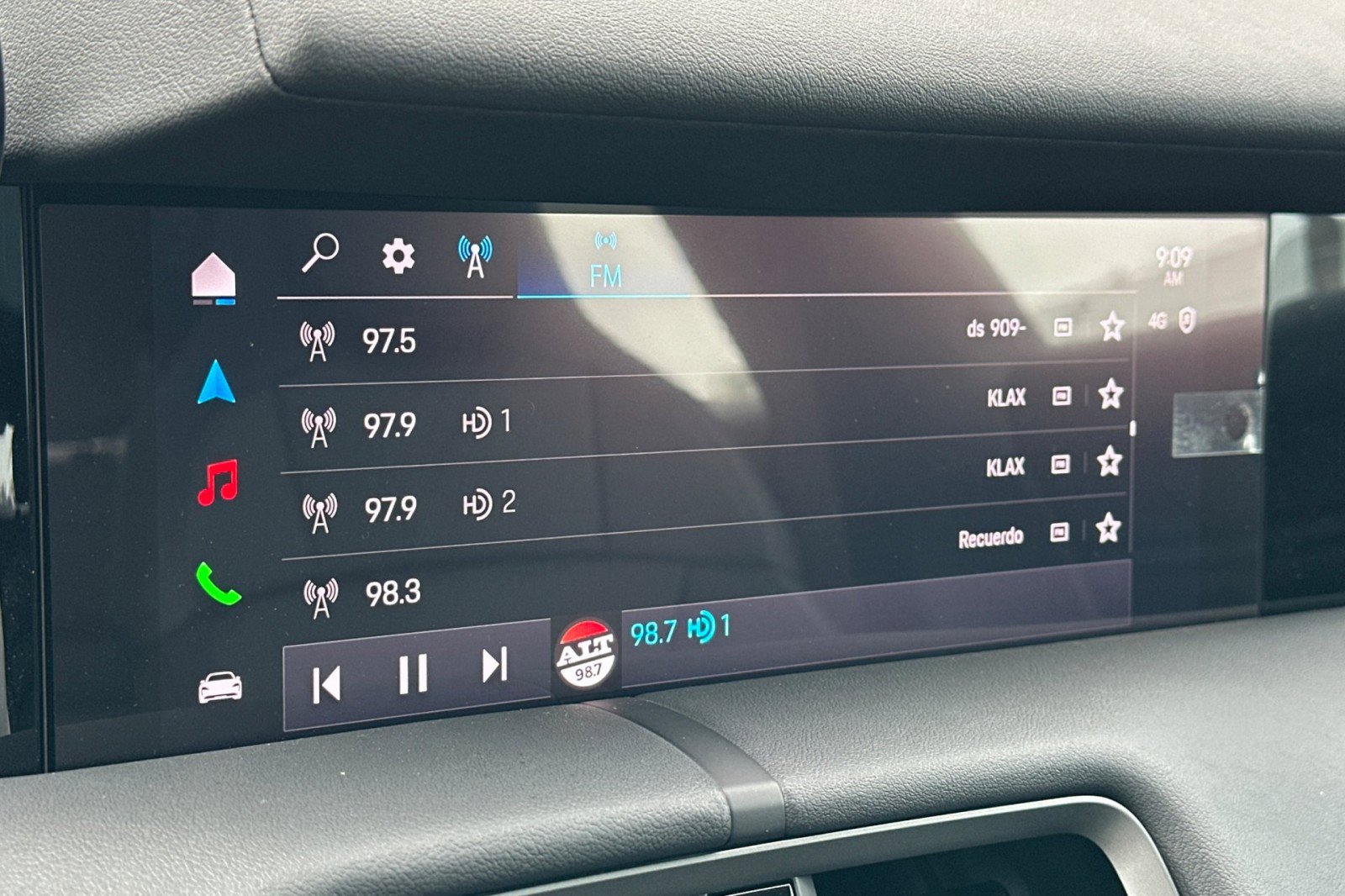 New 2026 Porsche Taycan image 17