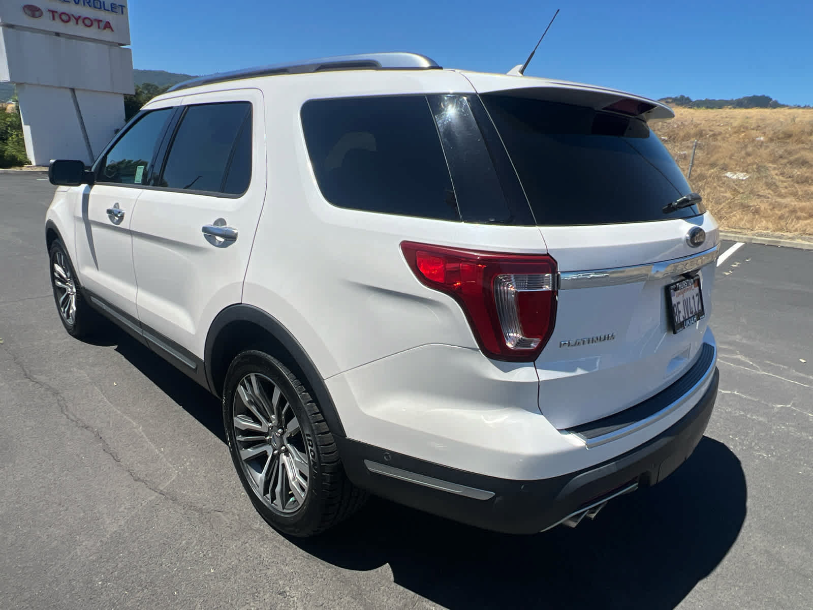 Used 2018 Ford Explorer Platinum AWD/4WD image 8