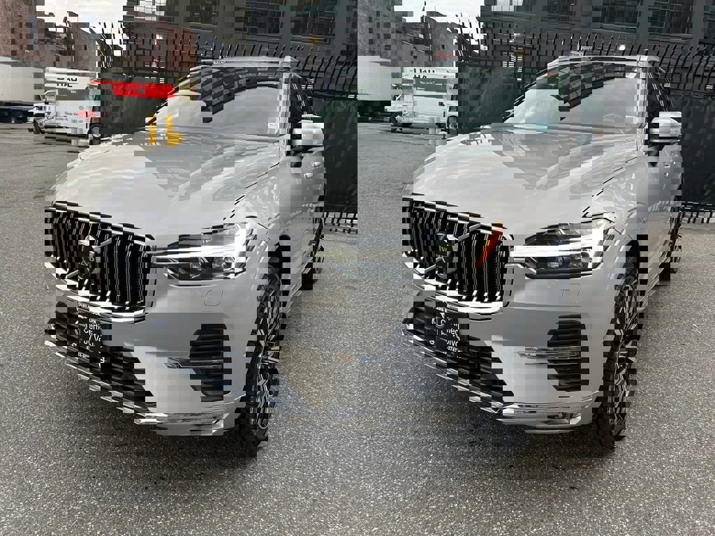 Certified 2022 Volvo XC60 B5 Inscription w/ Advanced Package image 3
