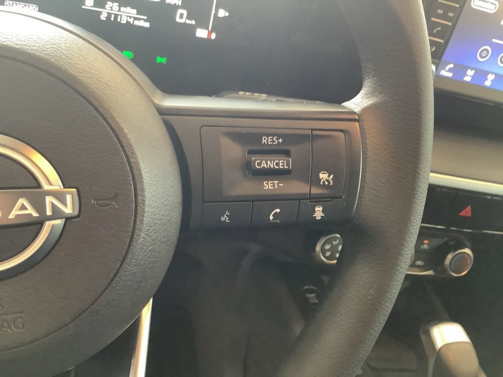 Used 2025 Nissan Kicks S AWD/4WD image 23