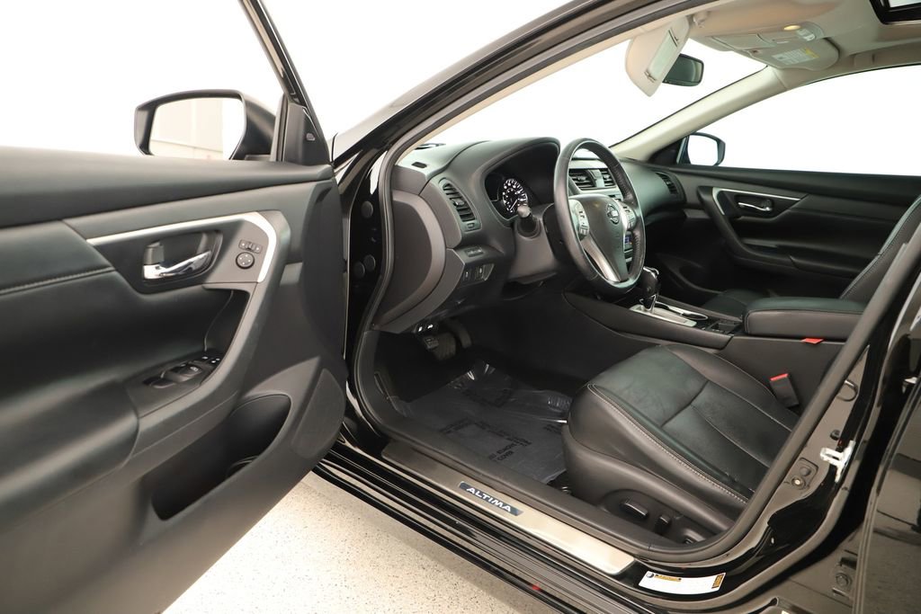 Used 2017 Nissan Altima 2.5 SL w/ 2.5 Technology Package image 14