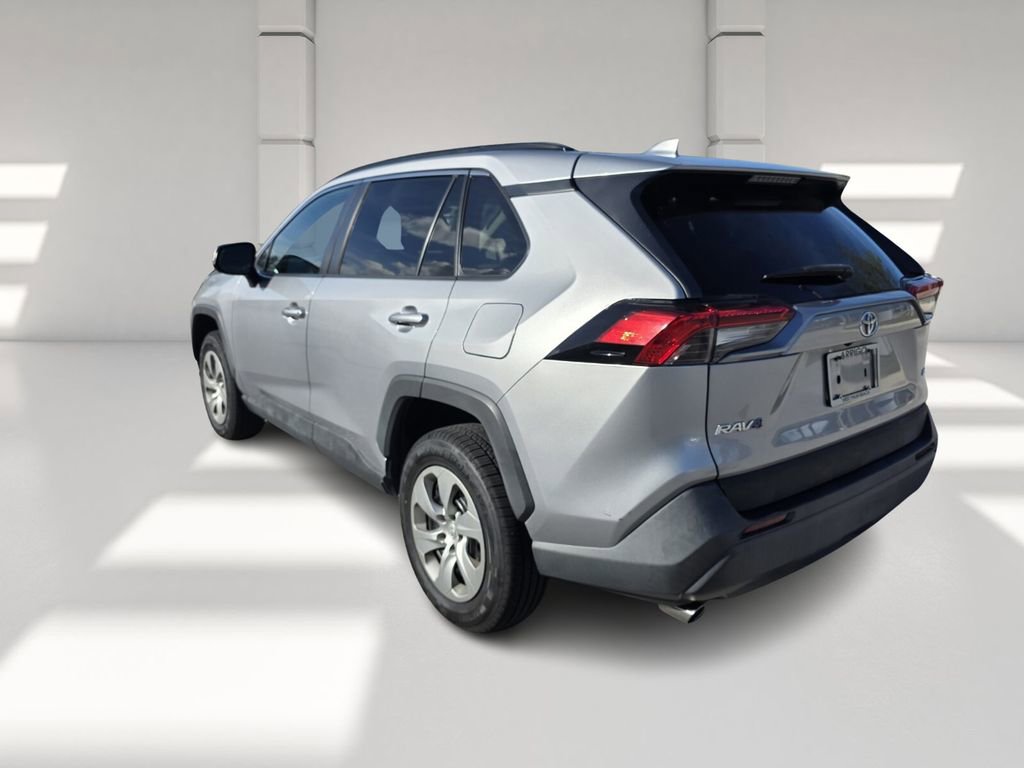 Used 2021 Toyota RAV4 LE image 6