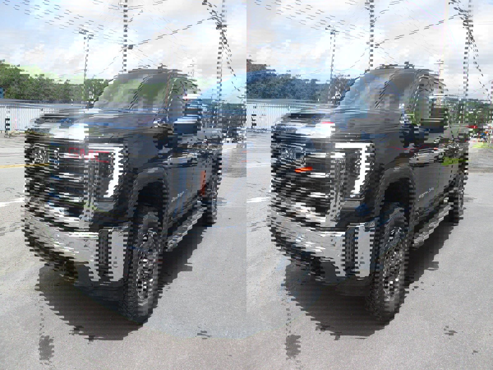 New 2025 GMC Sierra 2500 SLT w/ SLT Premium Package