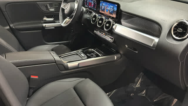 Certified 2026 Mercedes-Benz GLB 250 4MATIC image 38