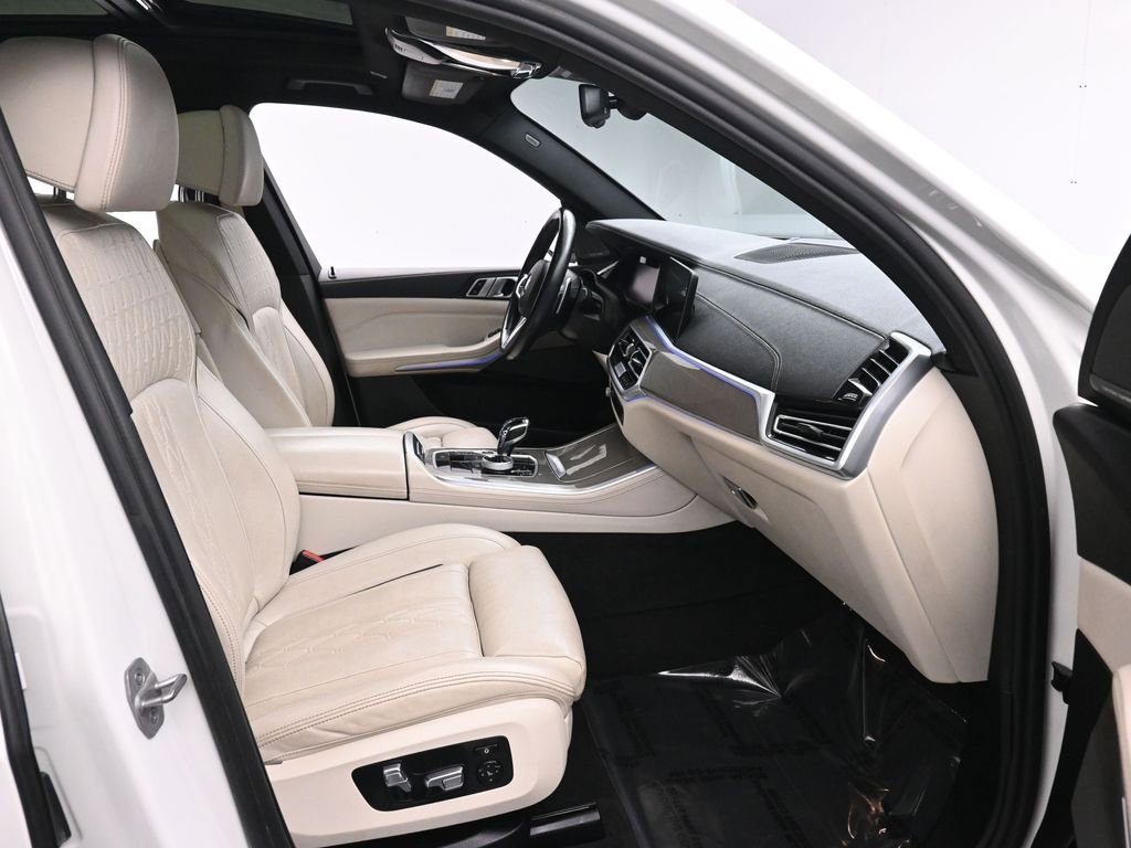 Used 2023 BMW X5 M50i w/ Executive Package image 25