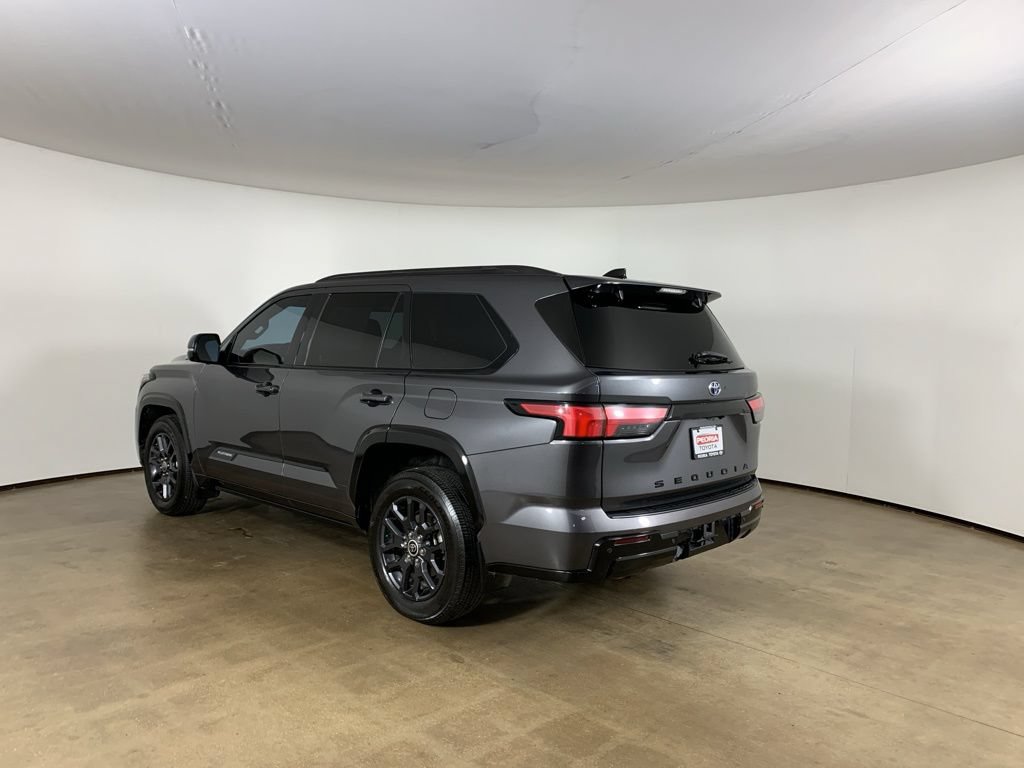 Used 2023 Toyota Sequoia Platinum AWD/4WD image 15