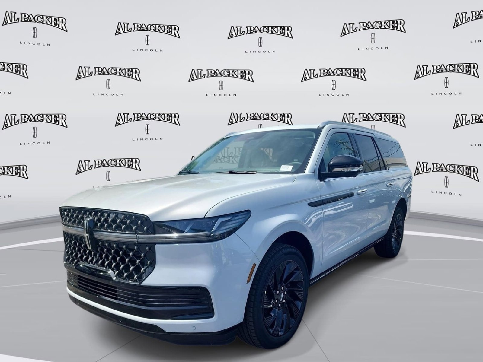 New 2026 Lincoln Navigator L Black Label AWD/4WD image 1