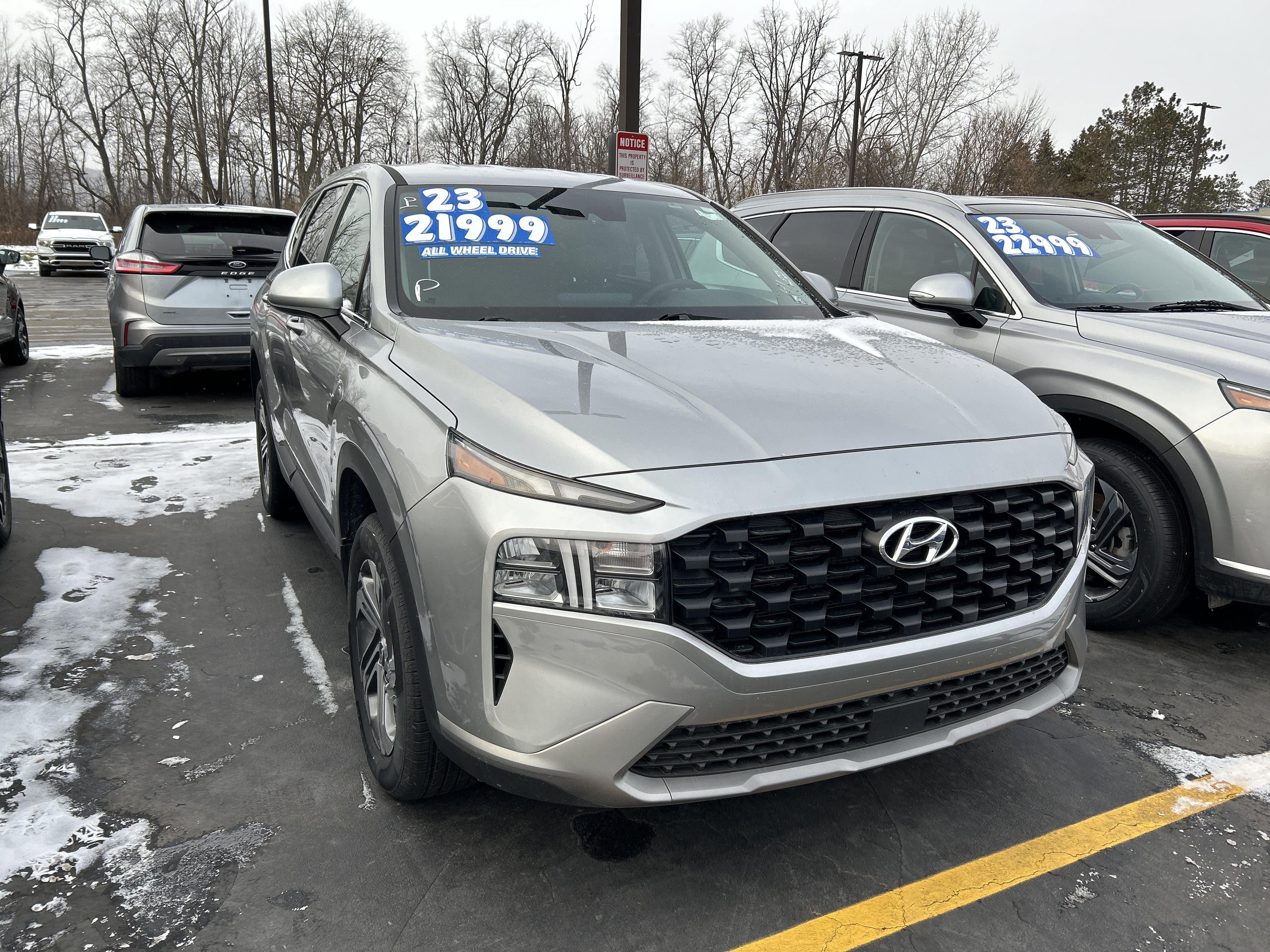 Used 2023 Hyundai Santa Fe SE image 2