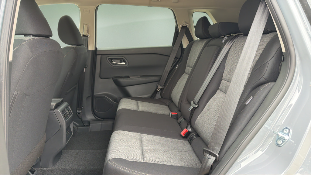 New 2026 Nissan Rogue SV AWD/4WD image 15