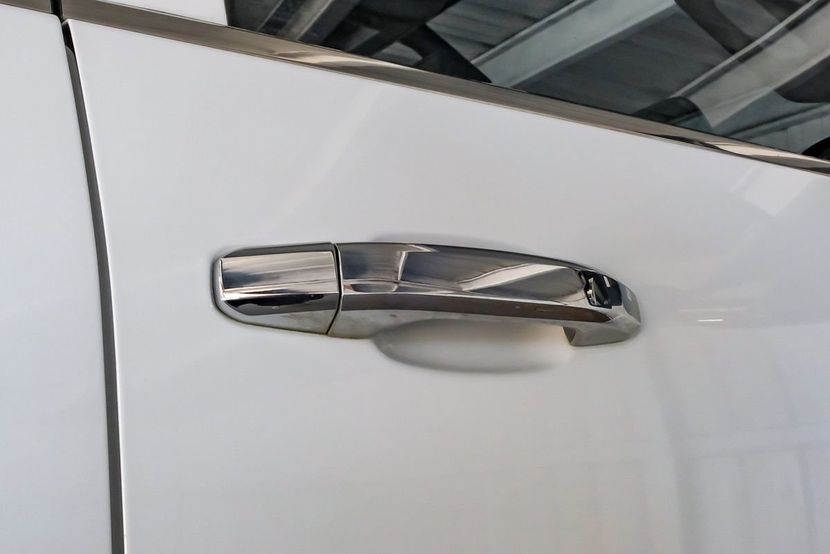 Used 2018 Chevrolet Silverado 2500 LTZ w/ Duramax Plus Package image 41