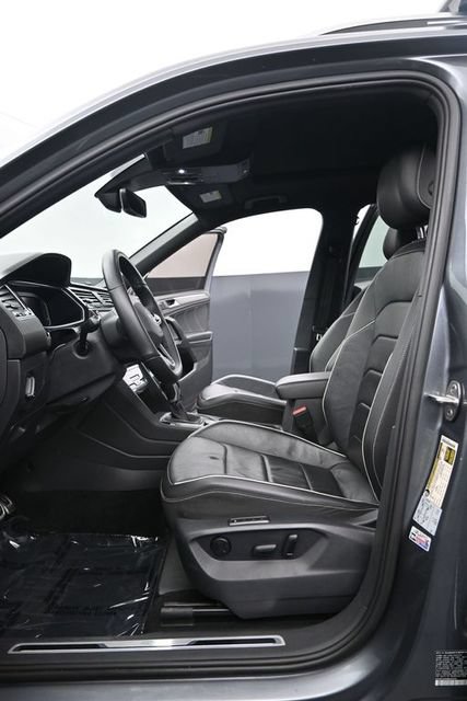 Used 2022 Volkswagen Tiguan SEL R-Line AWD/4WD image 9