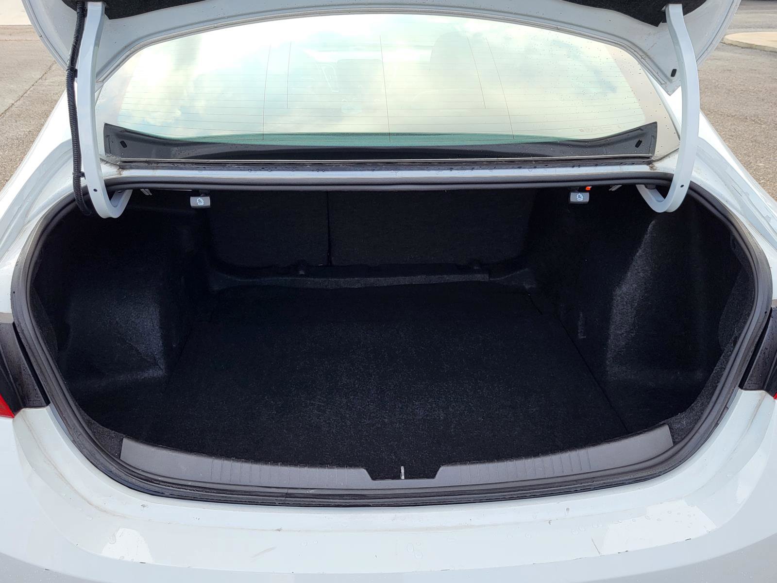 Used 2024 Chevrolet Malibu LT image 32