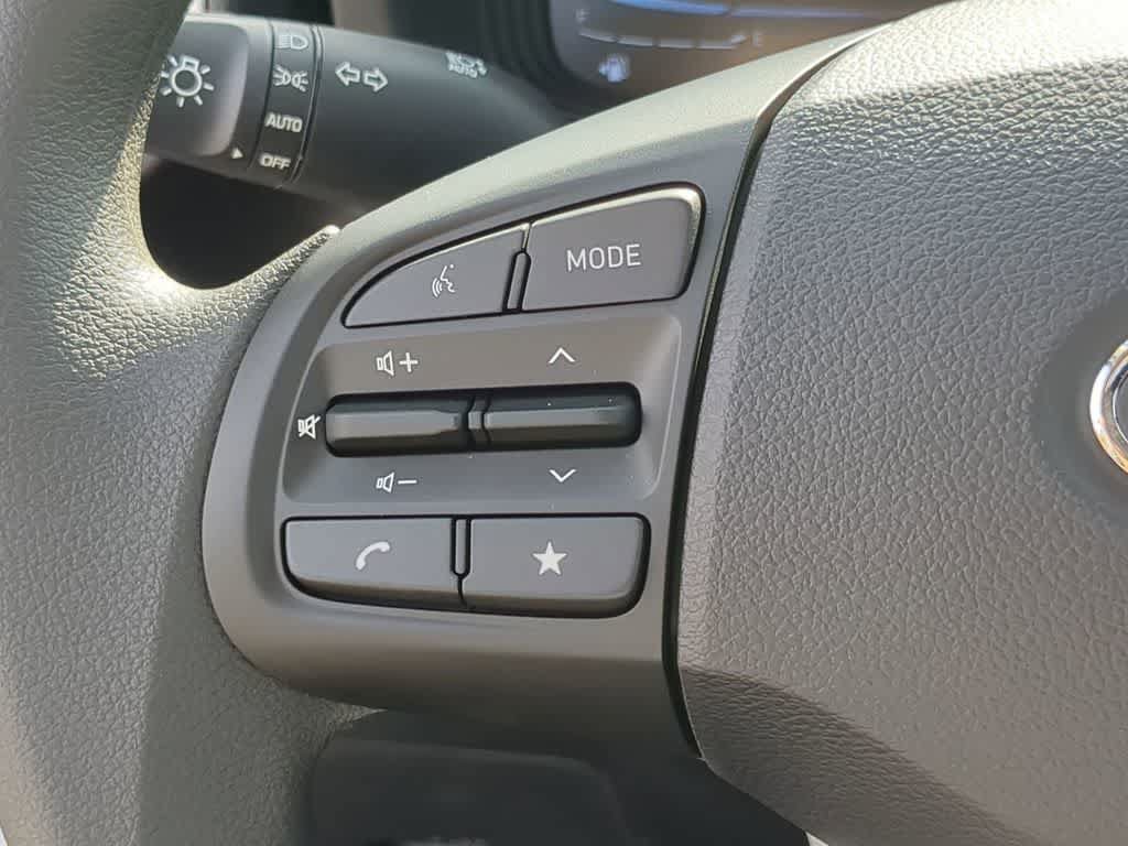 New 2026 Hyundai Venue SE FWD image 24