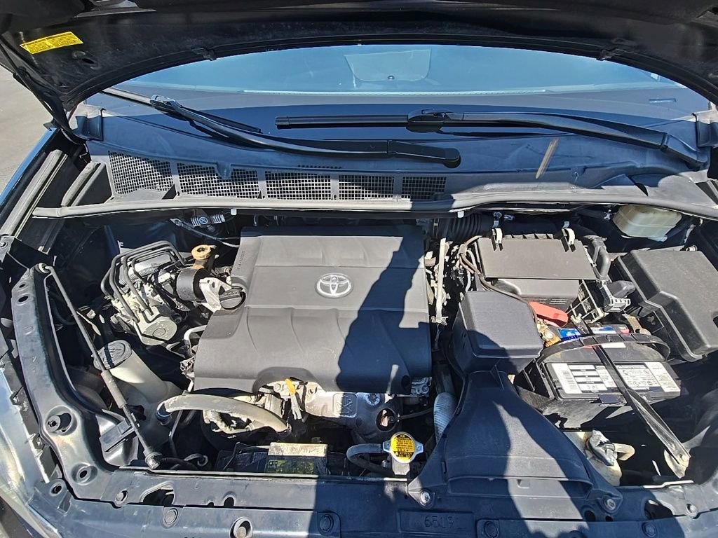 Used 2016 Toyota Sienna SE image 11