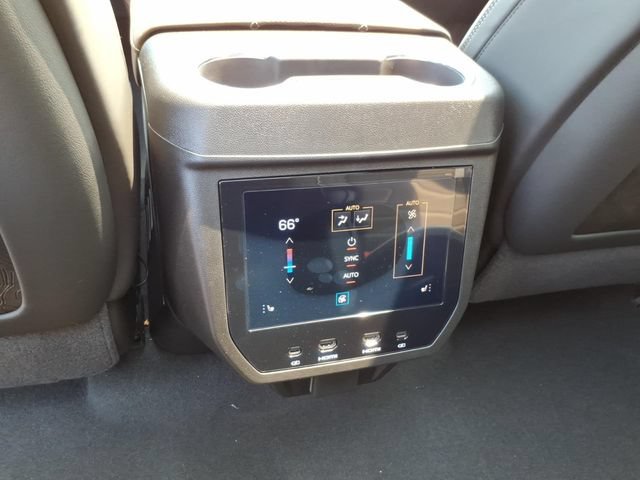 New 2026 GMC Yukon XL Denali Ultimate AWD/4WD image 17