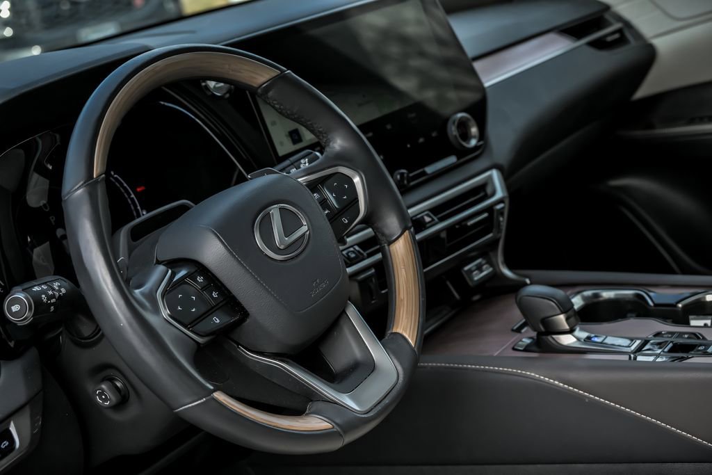 Used 2023 Lexus RX 350 350 Luxury w/ Cold Area Package image 17