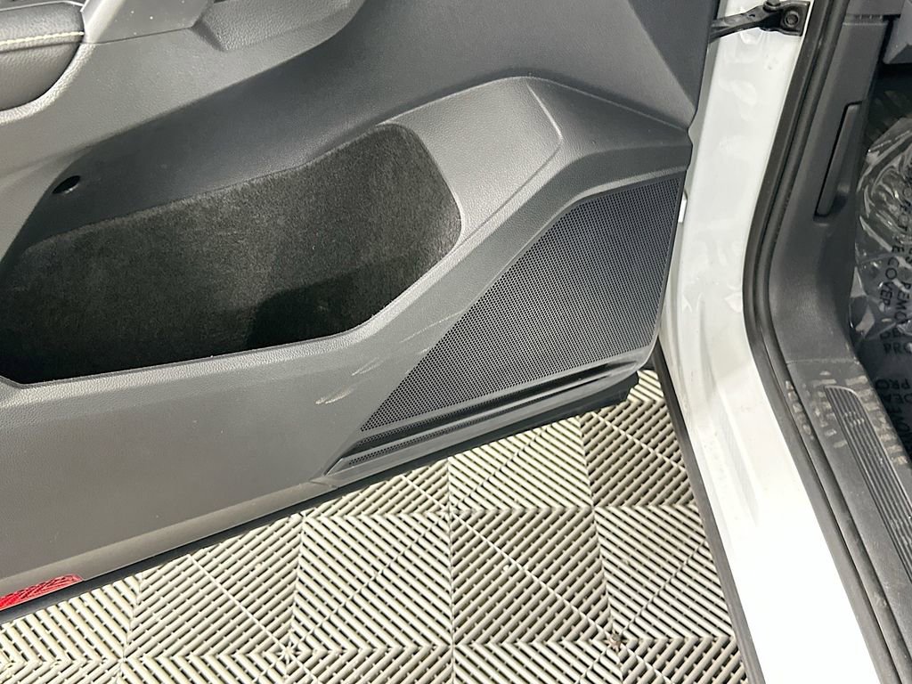 Used 2023 Volkswagen Tiguan SE w/ Panoramic Sunroof Package image 23