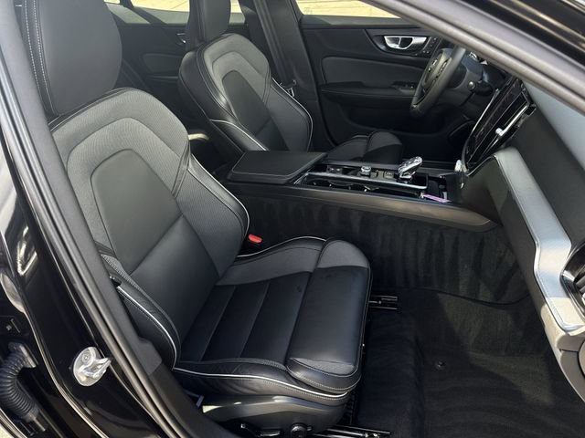 Used 2024 Volvo S60 B5 Plus image 29