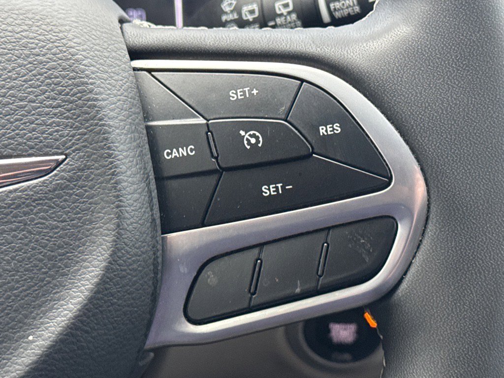 Used 2023 Chrysler Voyager LX image 14