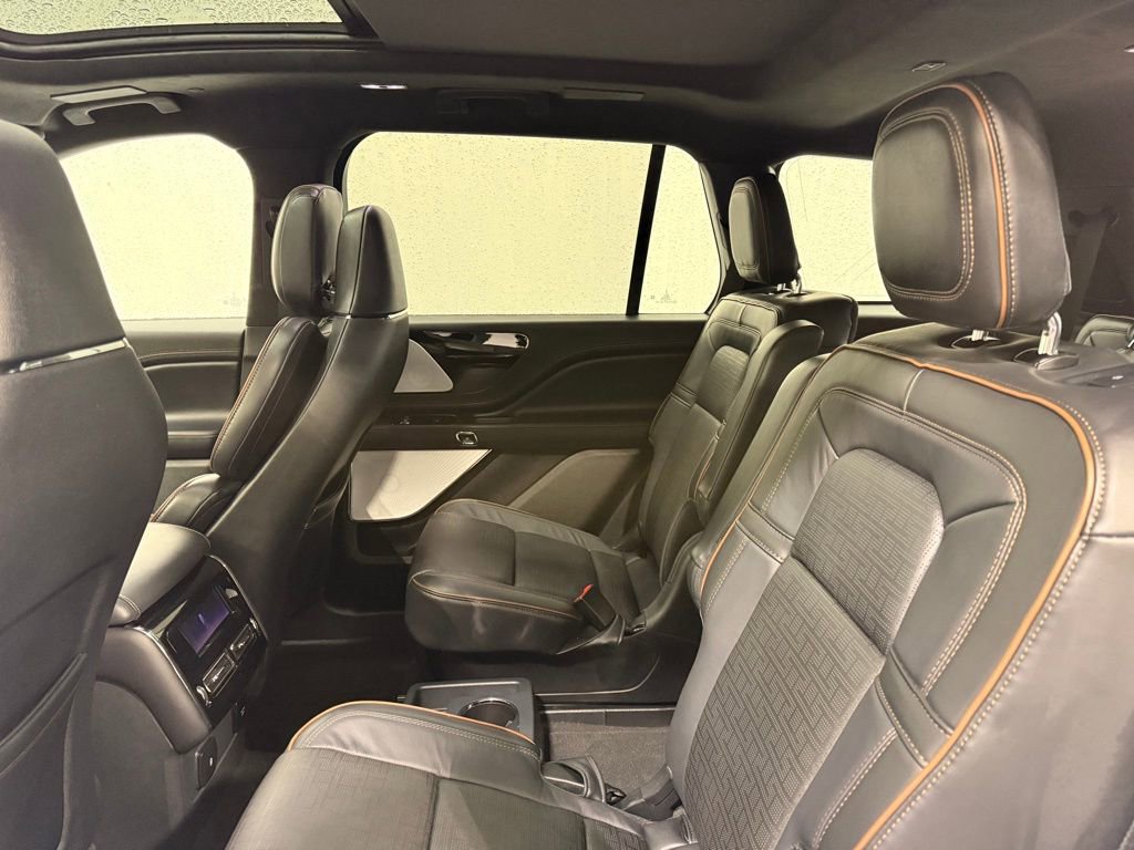 Used 2025 Lincoln Aviator Black Label AWD/4WD image 21