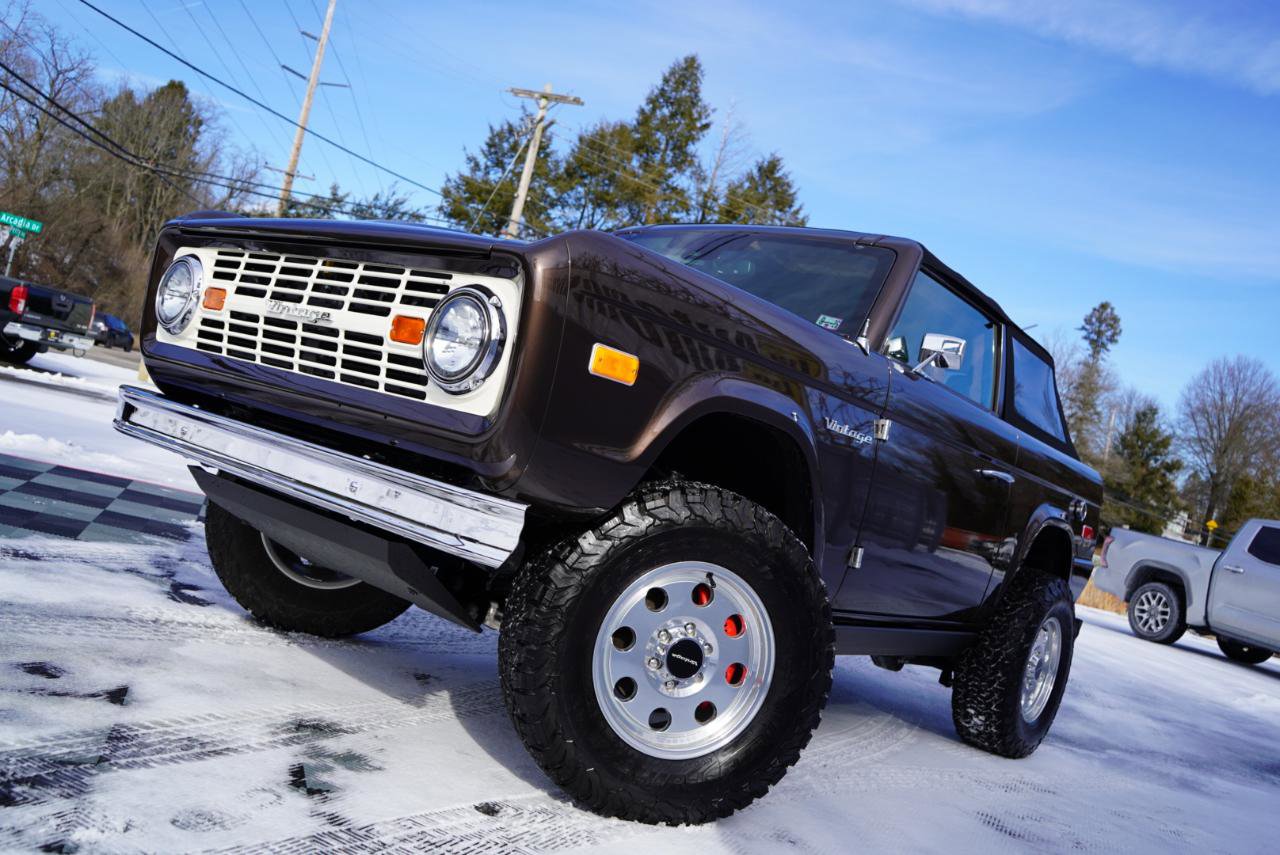Used 2025 Ford Bronco Badlands image 99