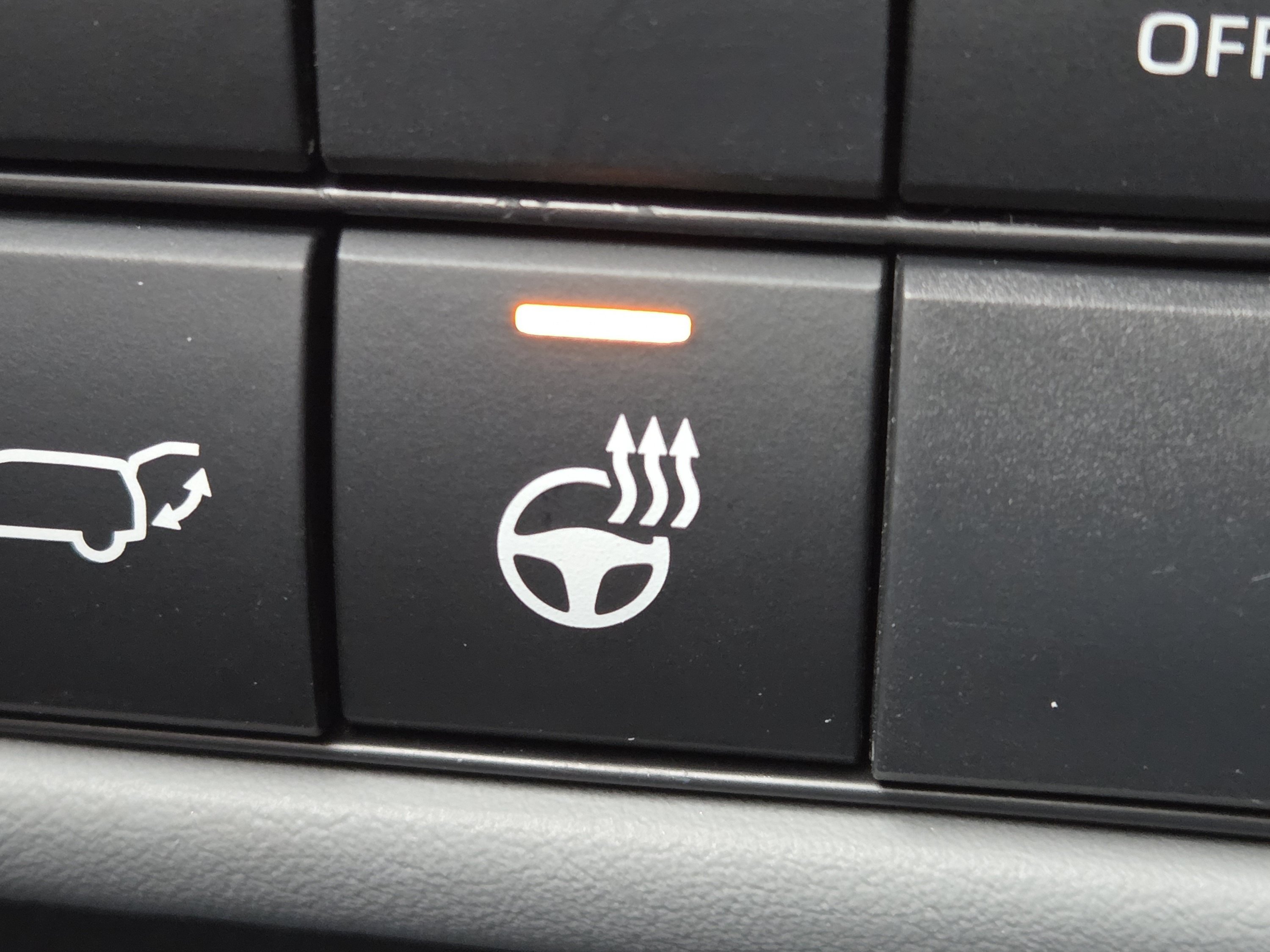 Used 2024 Toyota Highlander Limited AWD/4WD image 12