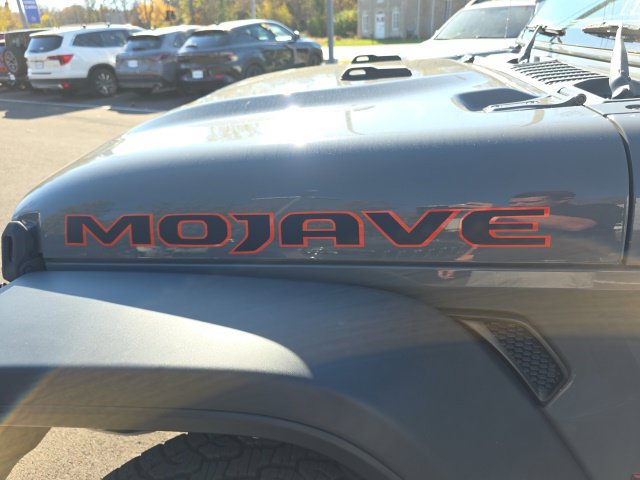 Used 2022 Jeep Gladiator Mojave AWD/4WD image 35