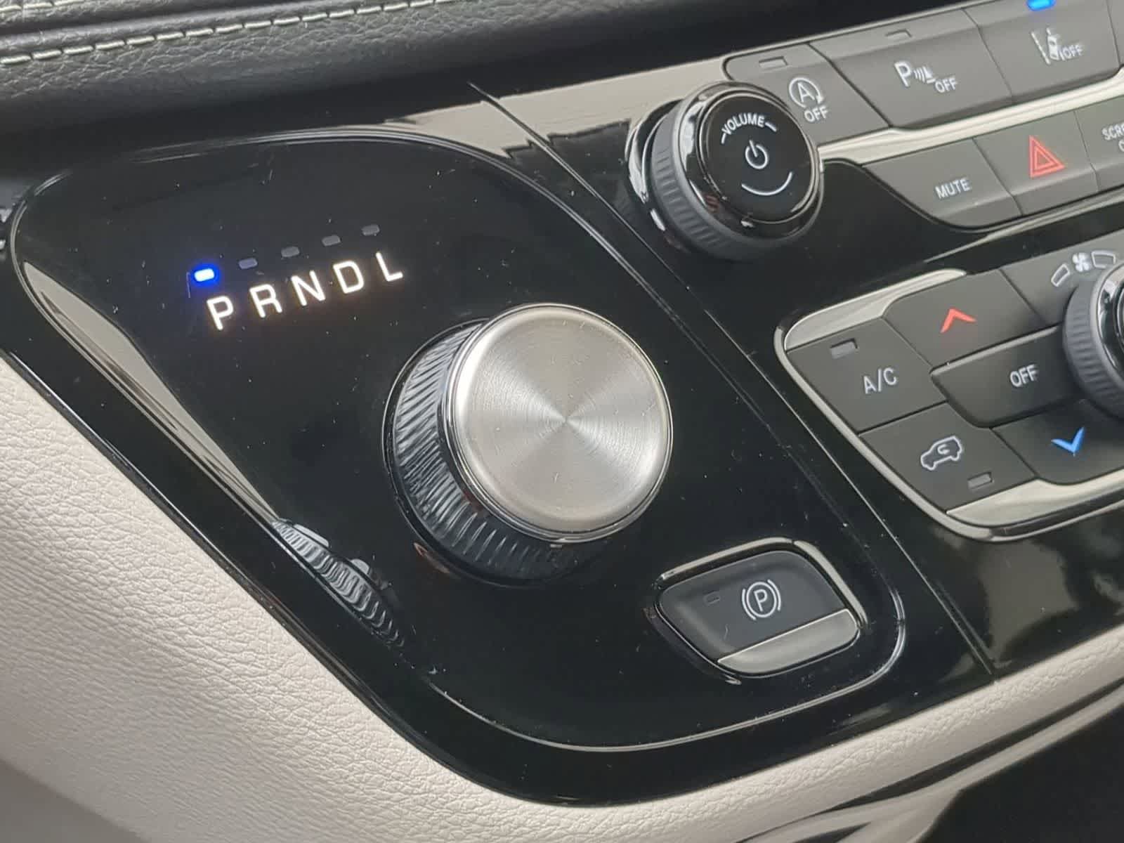 Used 2023 Chrysler Pacifica Touring-L AWD/4WD image 30