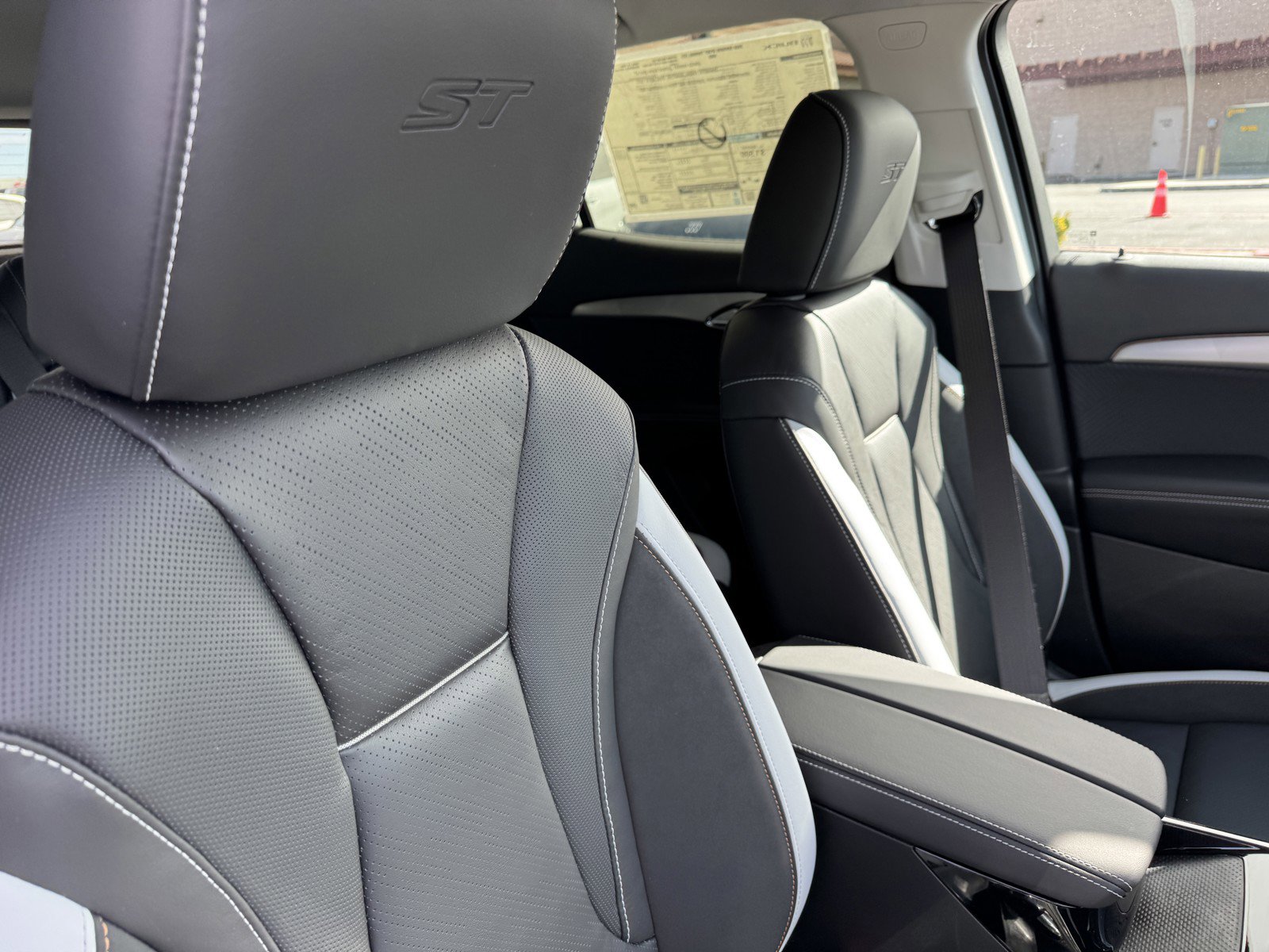 New 2026 Buick Envision Sport Touring image 9