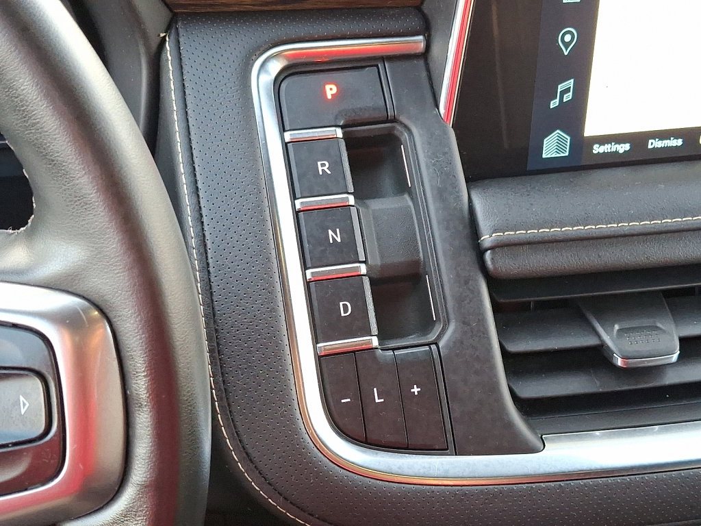 Used 2023 Chevrolet Suburban Premier image 29