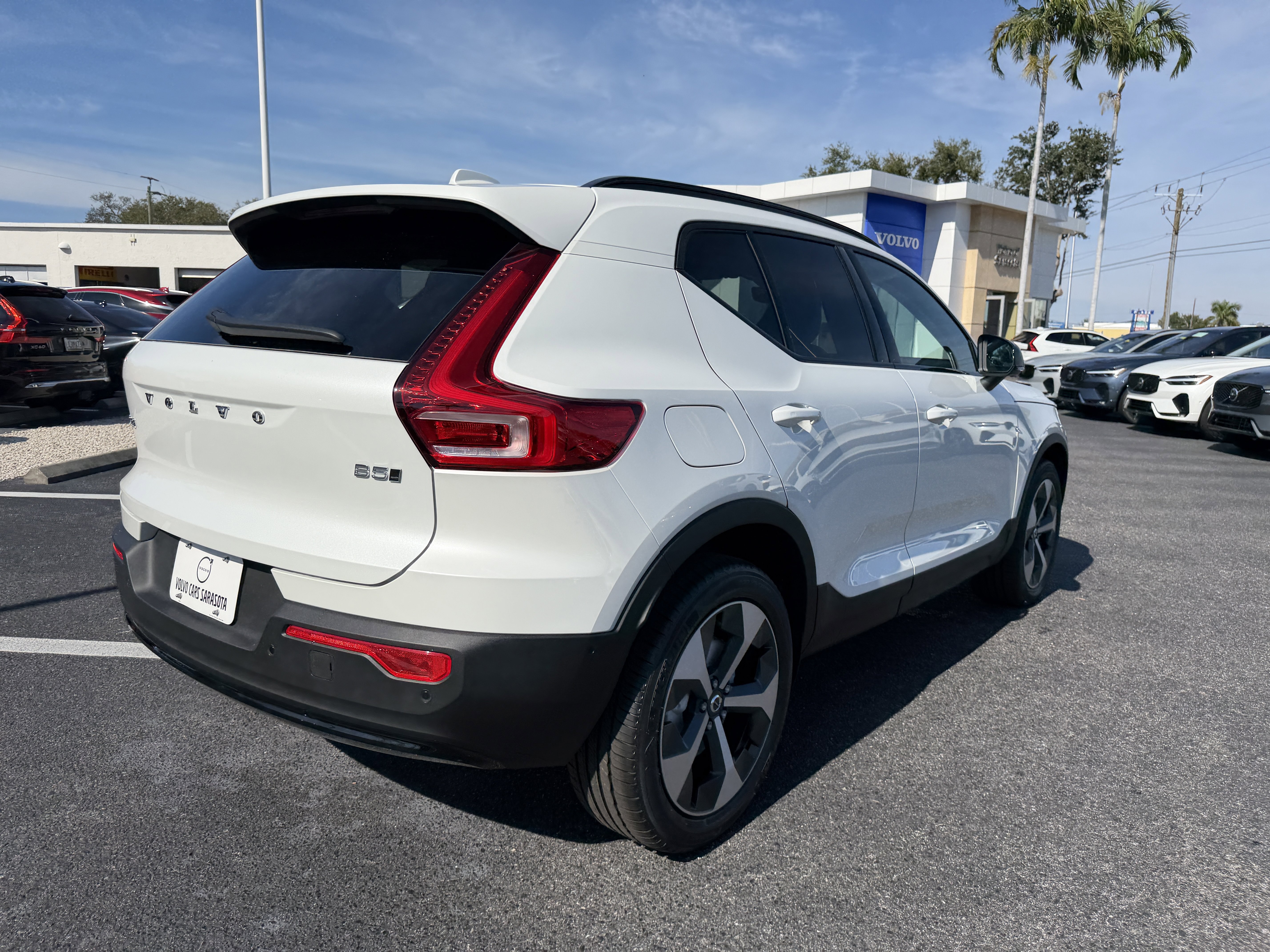 New 2026 Volvo XC40 B5 Plus w/ Climate Package AWD/4WD image 3
