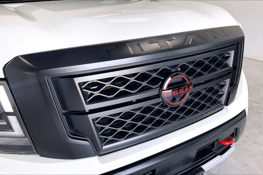 Used 2024 Nissan Titan PRO-4X w/ Pro-4x Convenience Package AWD/4WD image 30