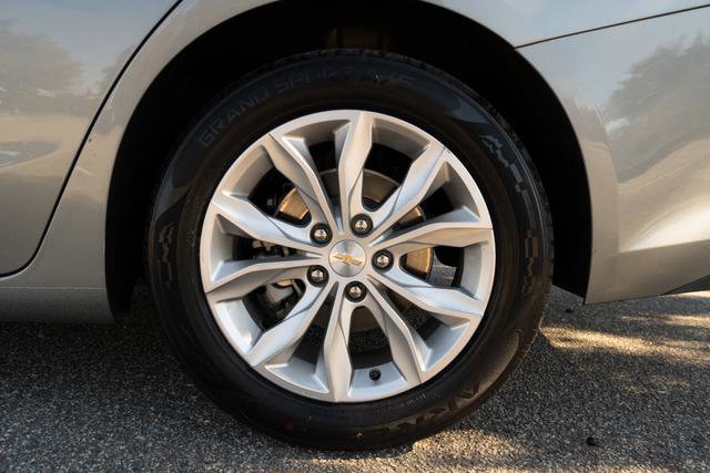 Used 2023 Chevrolet Malibu LT image 36