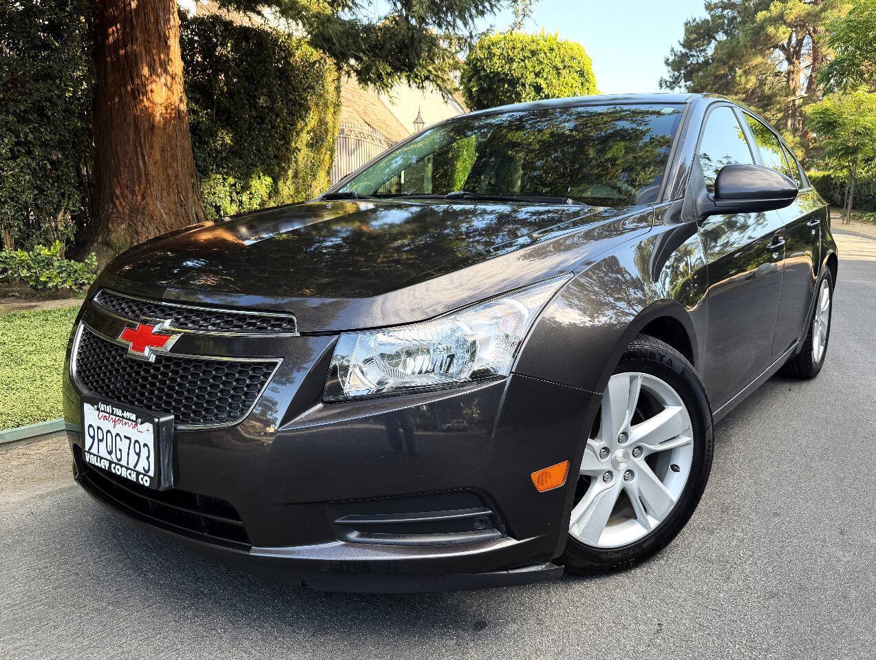 Used 2014 Chevrolet Cruze Diesel w/ Enhanced Safety Package FWD image 2