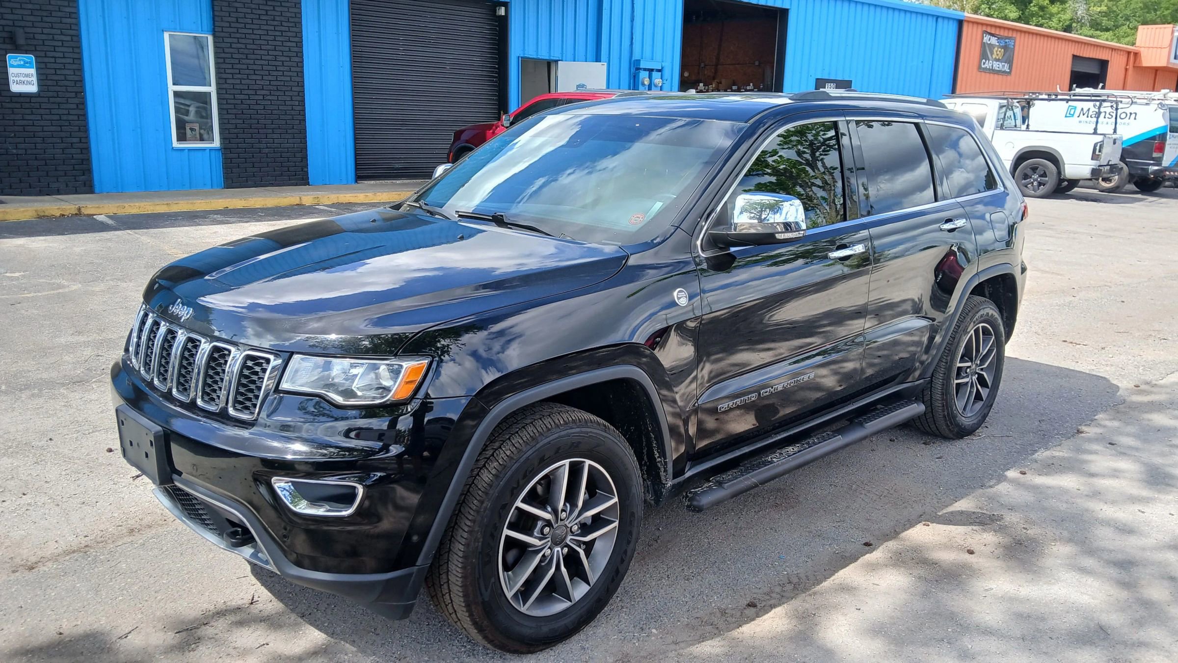 Used 2020 Jeep Grand Cherokee Limited AWD/4WD image 2